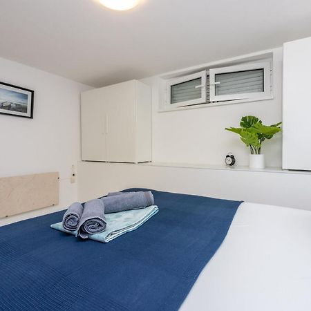 Podvezanec Apartamento Dramalj Exterior foto