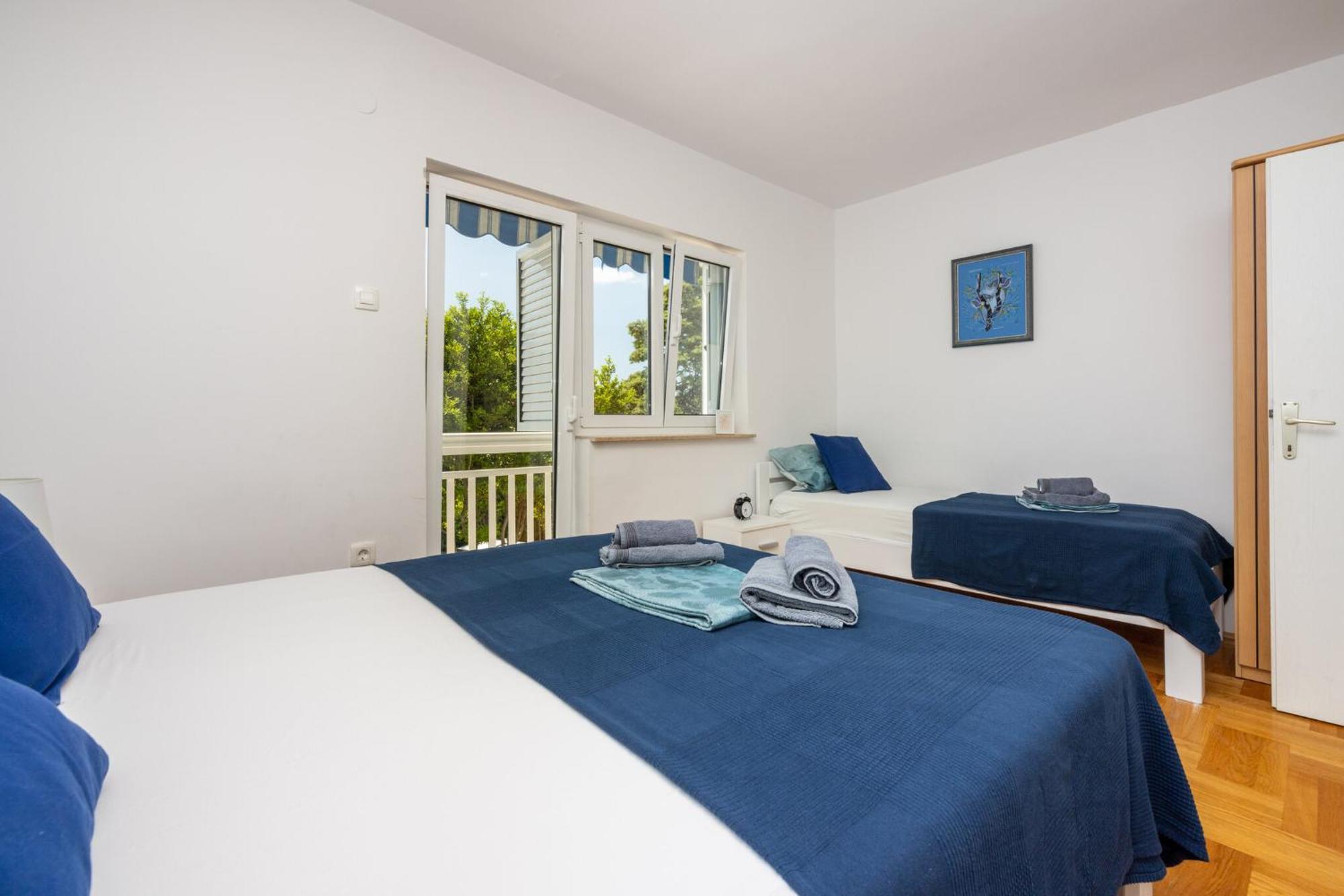 Podvezanec Apartamento Dramalj Exterior foto