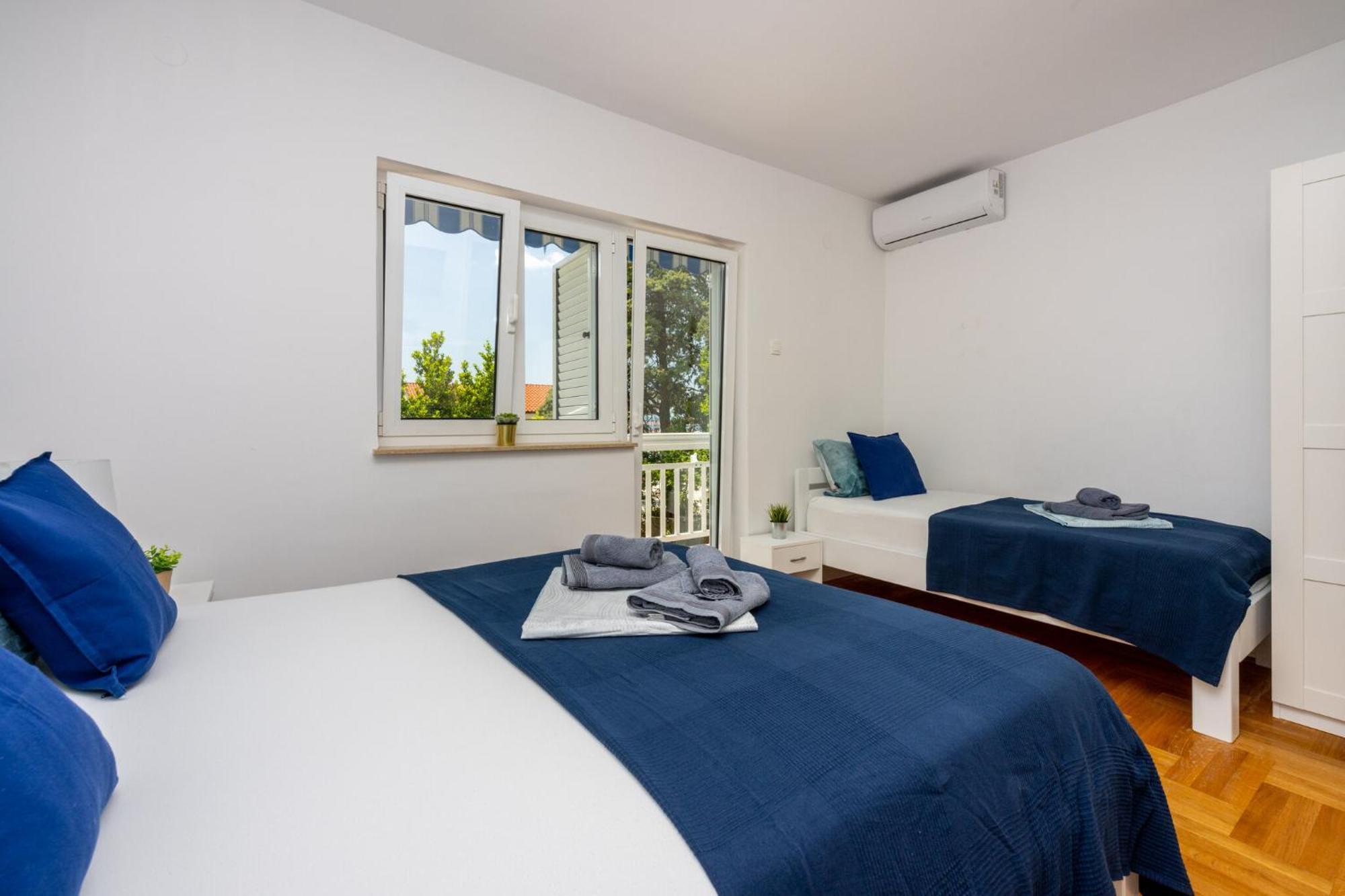 Podvezanec Apartamento Dramalj Exterior foto