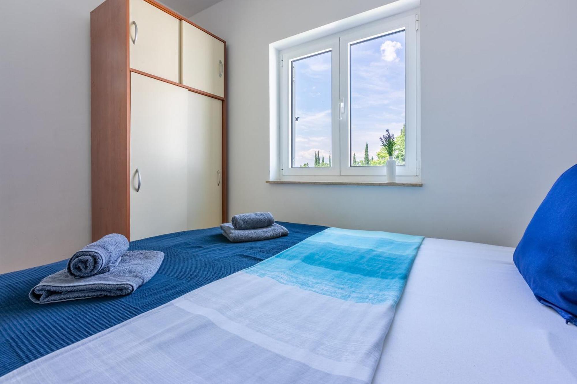 Podvezanec Apartamento Dramalj Exterior foto
