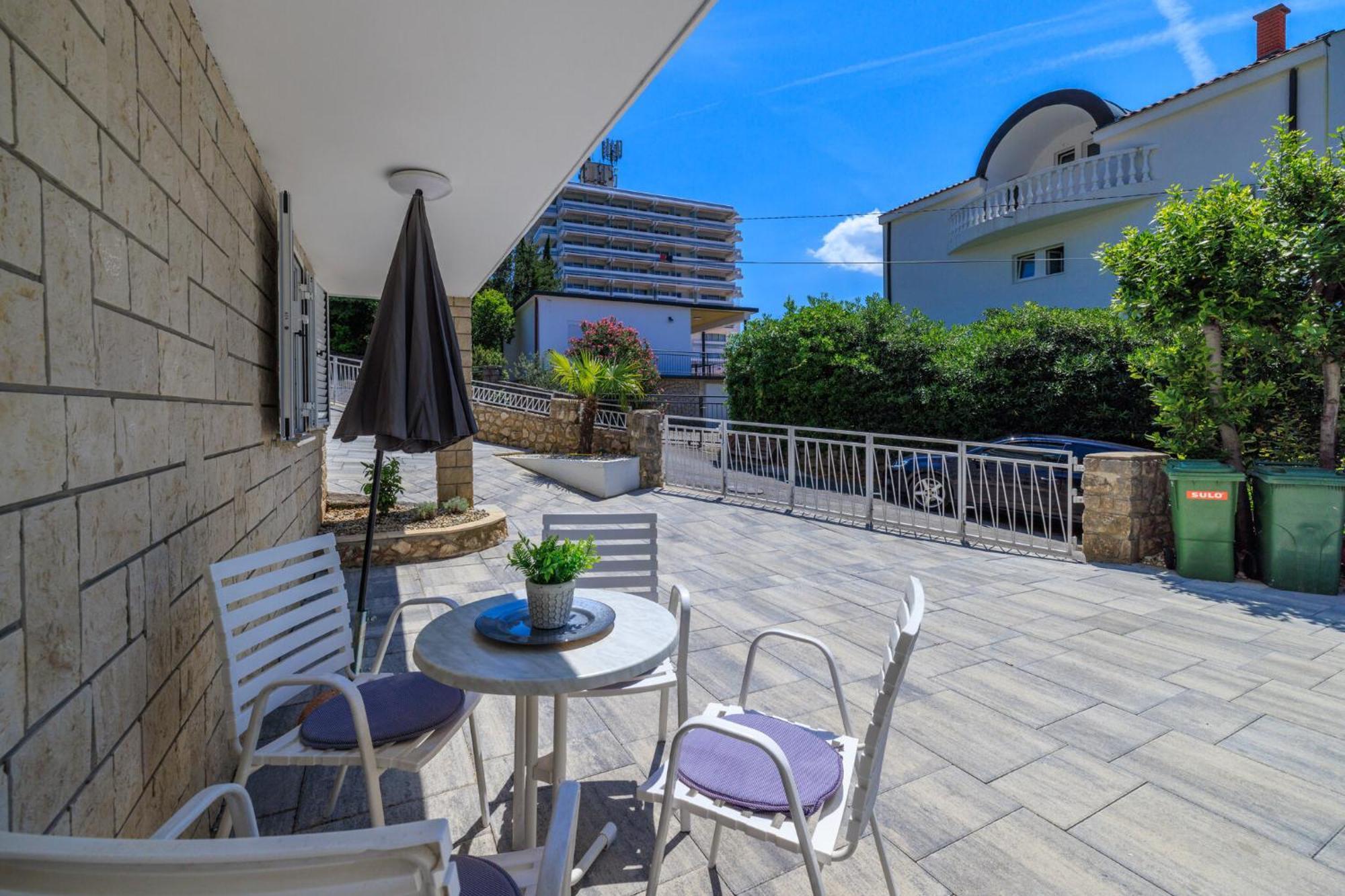 Podvezanec Apartamento Dramalj Exterior foto