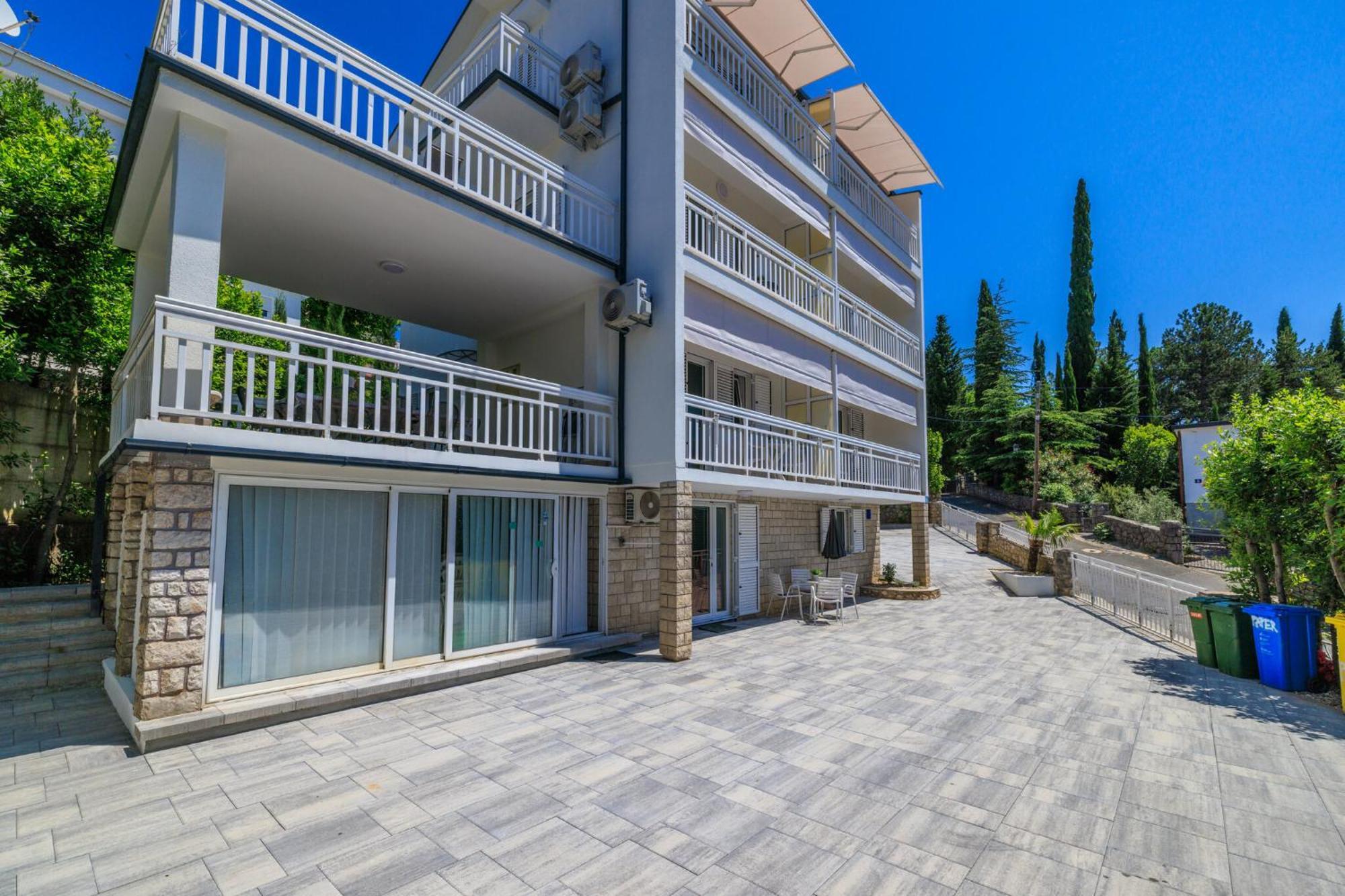 Podvezanec Apartamento Dramalj Exterior foto