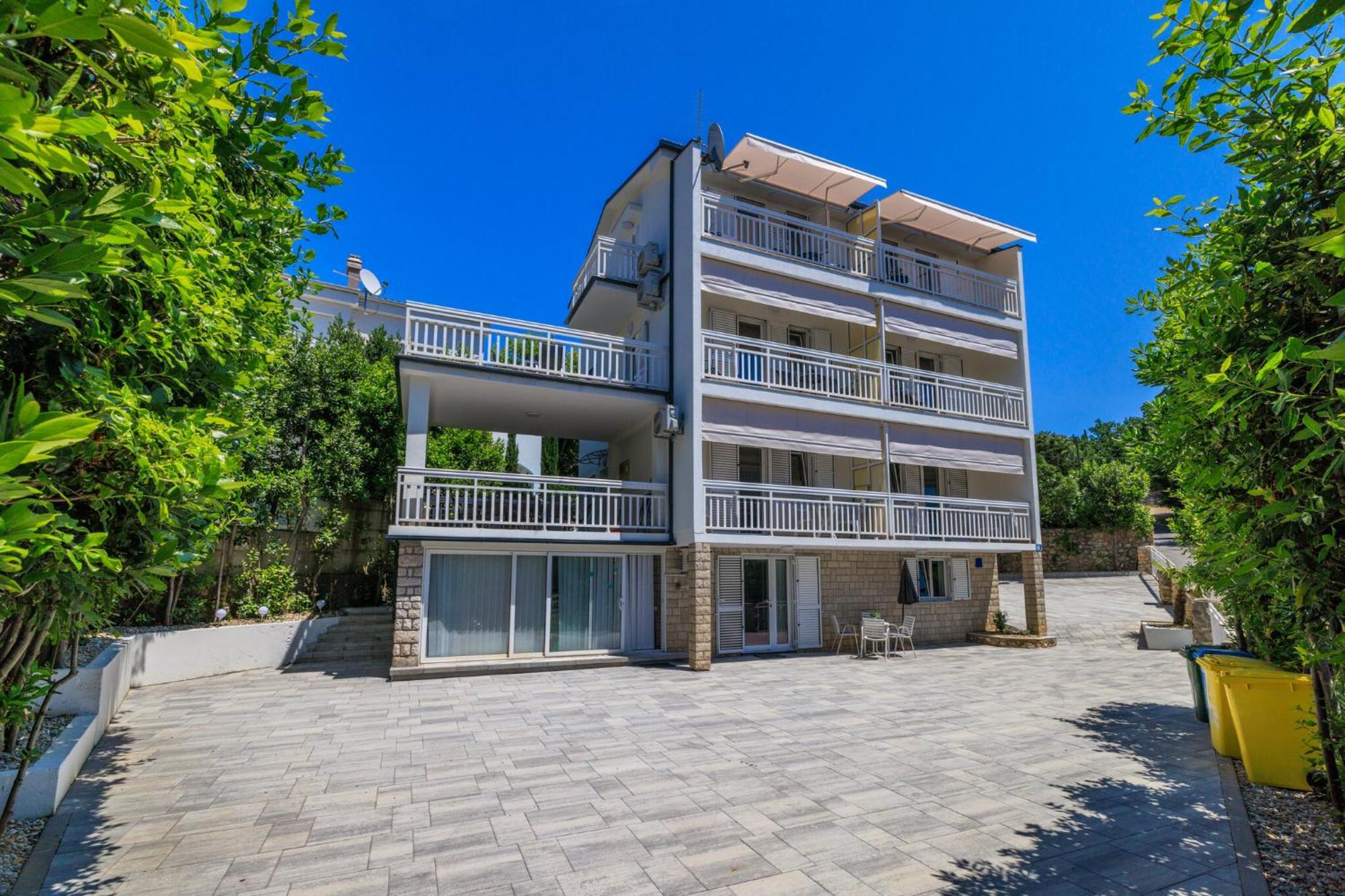 Podvezanec Apartamento Dramalj Exterior foto