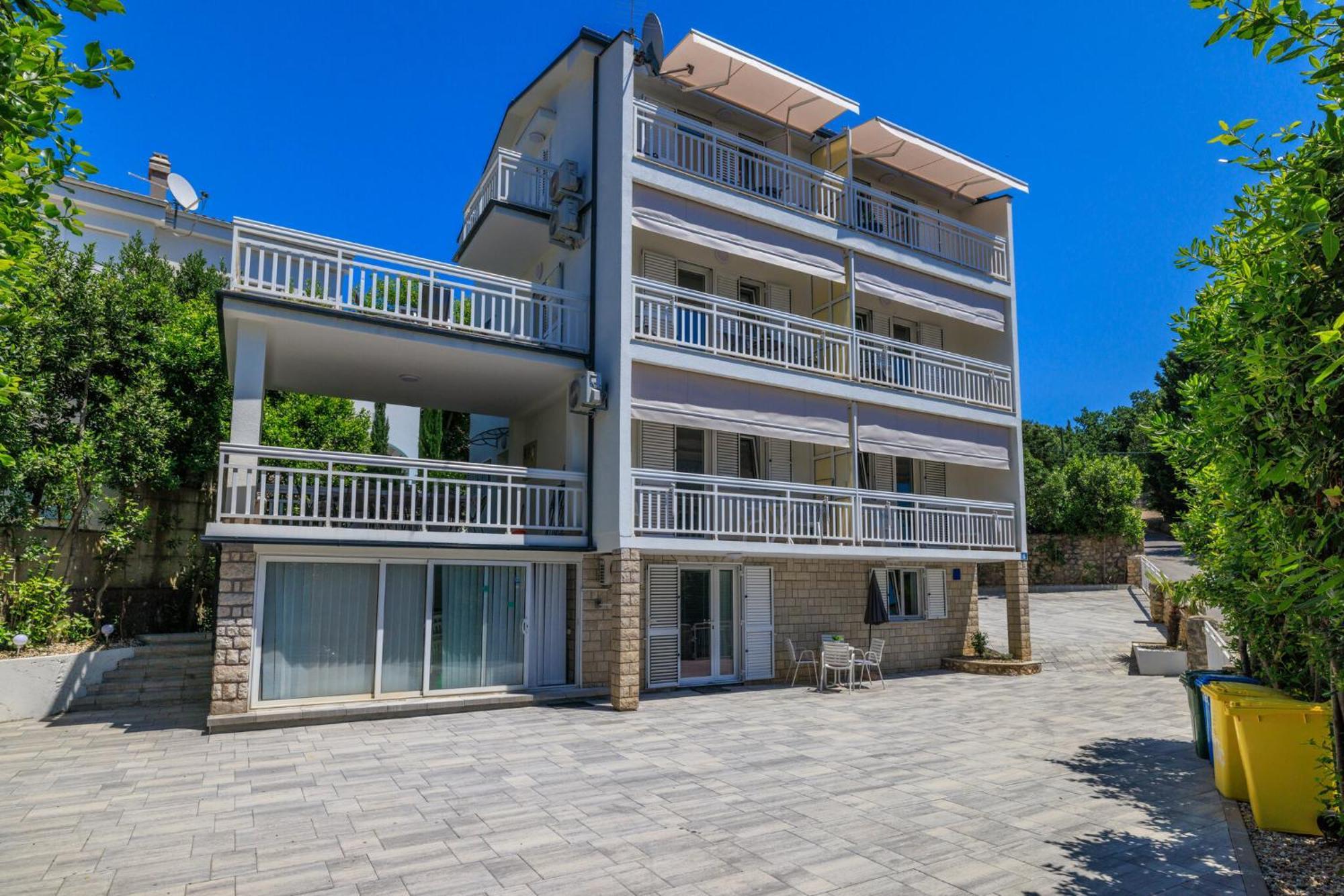 Podvezanec Apartamento Dramalj Exterior foto